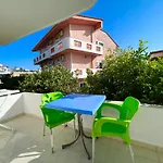 Dine Διαμέρισμα *