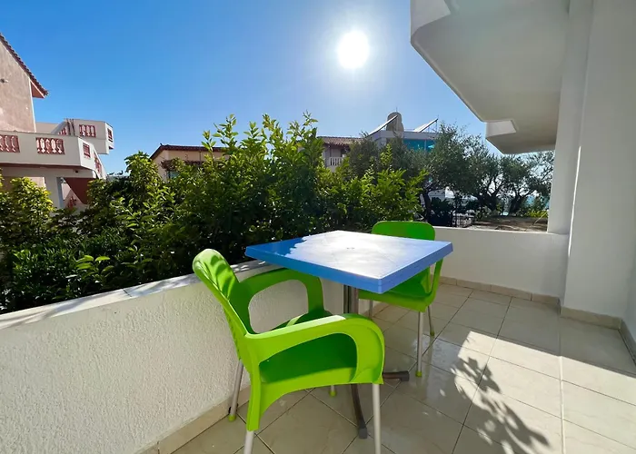 Dine Apartment Ksamil