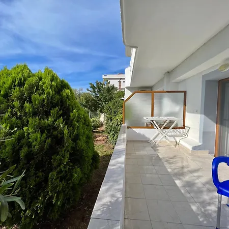 Dine Apartment
