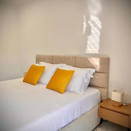 Dine Apartment Ksamil